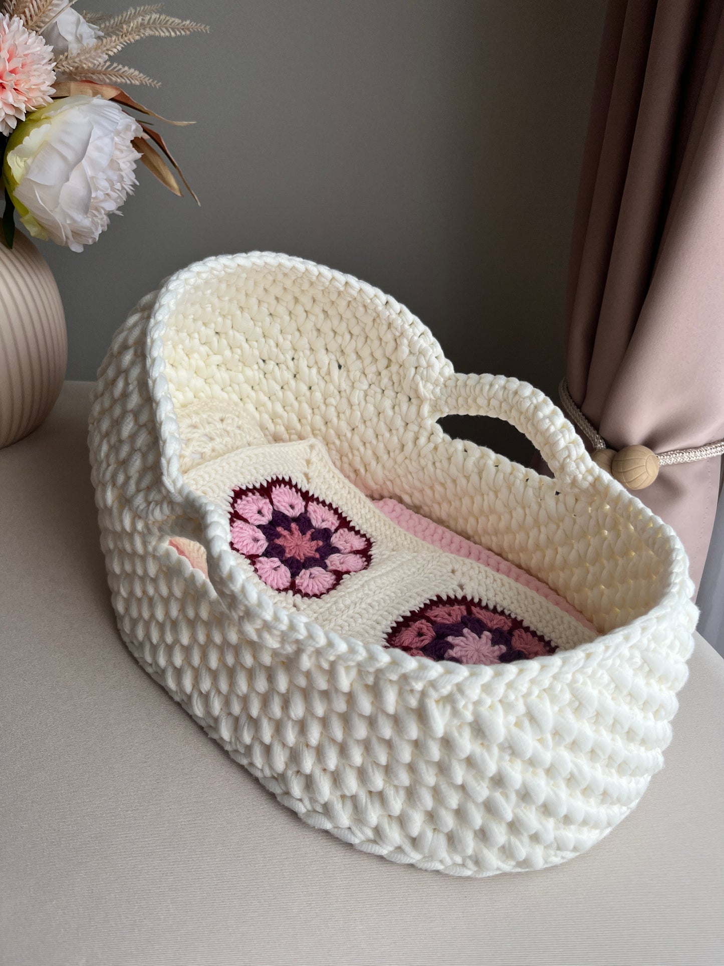 Crochet Basket for Dolls/Toys plus accessories (blanket, pillow, sheet)